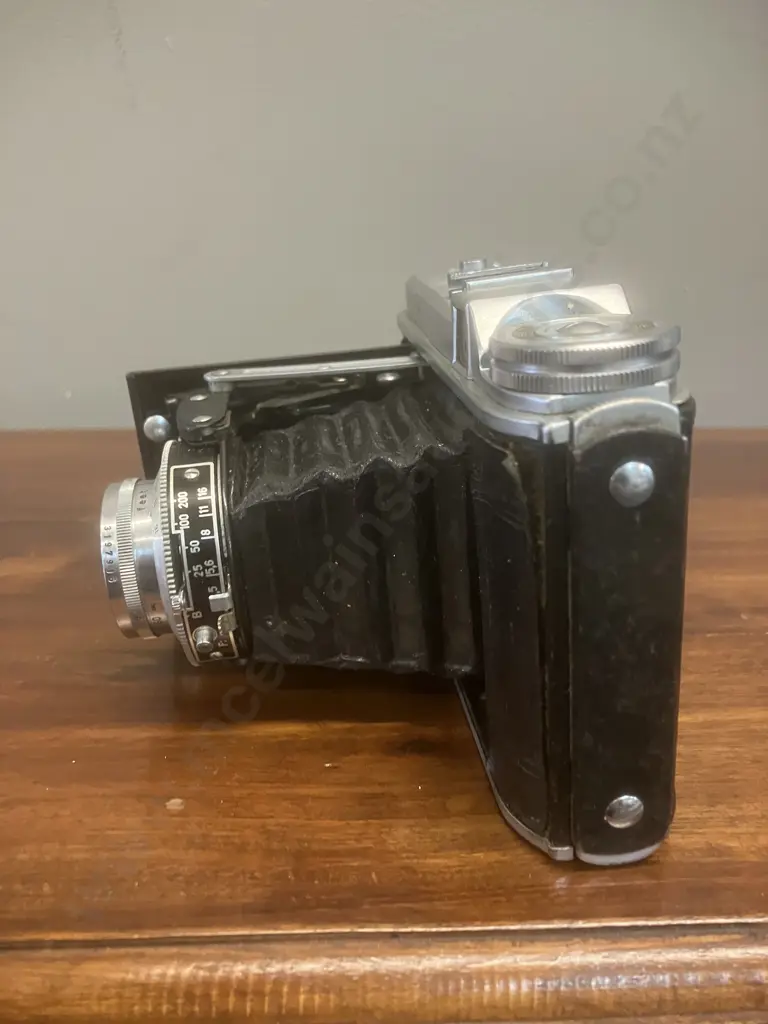 1950's Voigtlander Perkio I 6x6 Folding Camera With Vaskar 75mm f/4.5 Lens Made In Germany Image 1++