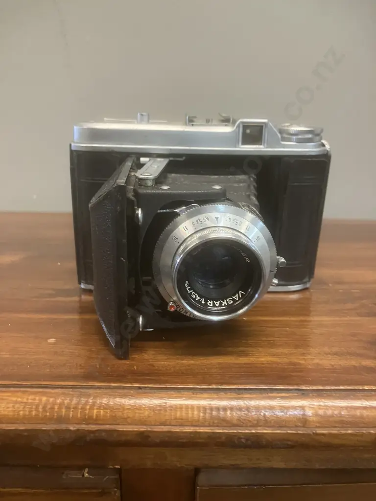 1950's Voigtlander Perkio I 6x6 Folding Camera With Vaskar 75mm f/4.5 Lens Made In Germany Image 1++