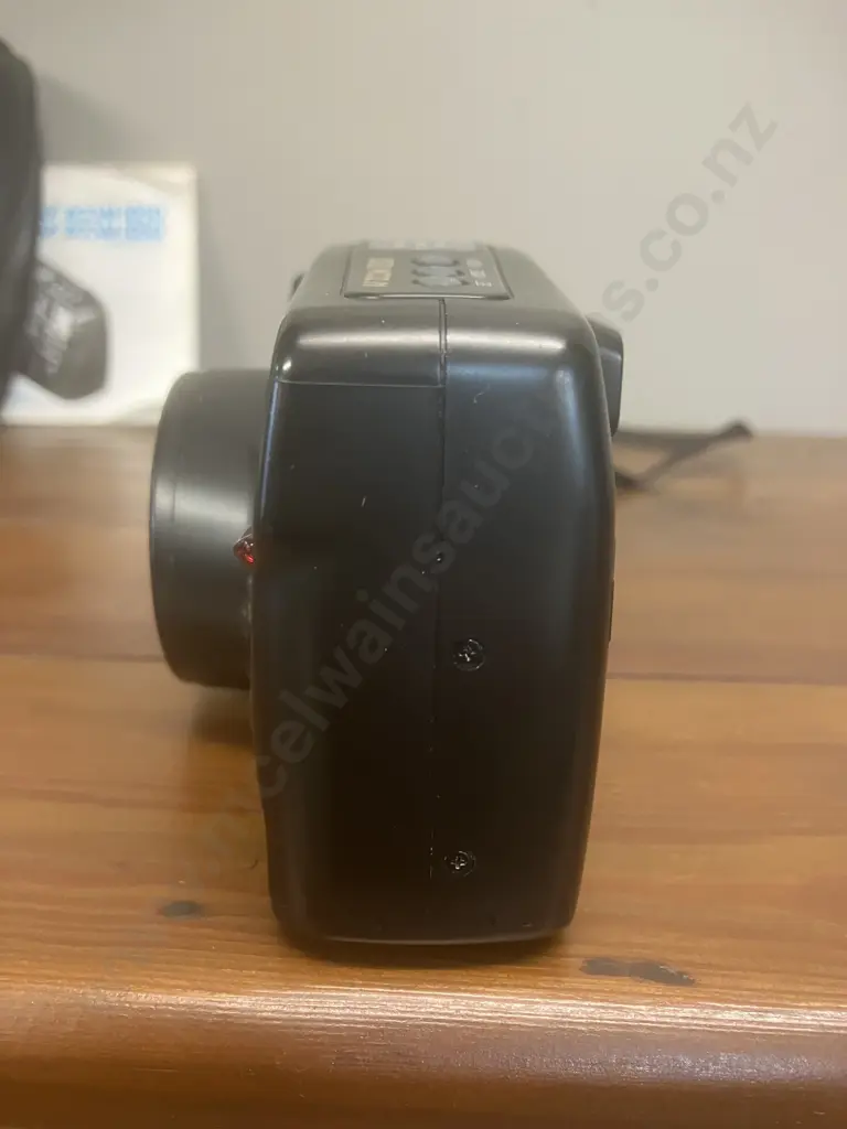 Samsung AF Zoom 1050 With Case, Strap & Manual - 35mm Point & Shoot Film Camera, 38-105mm Lens Image 1++