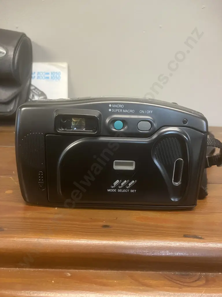 Samsung AF Zoom 1050 With Case, Strap & Manual - 35mm Point & Shoot Film Camera, 38-105mm Lens Image 1++