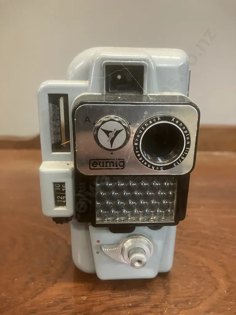 Eumig Servomatic Fixed Focus Double 8mm Movie Camera Introduced by Eumig In 1958 Image 1++