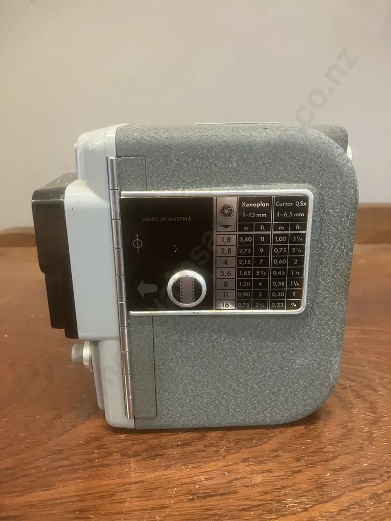 Eumig Servomatic Fixed Focus Double 8mm Movie Camera Introduced by Eumig In 1958 Image 1++