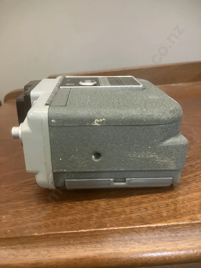 Eumig Servomatic Fixed Focus Double 8mm Movie Camera Introduced by Eumig In 1958 Image 1++