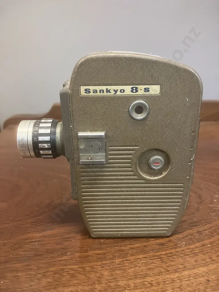 Sankyo 8-S Standard 8mm Film Movie Camera with f 1.9 13mm Lens Image 1++