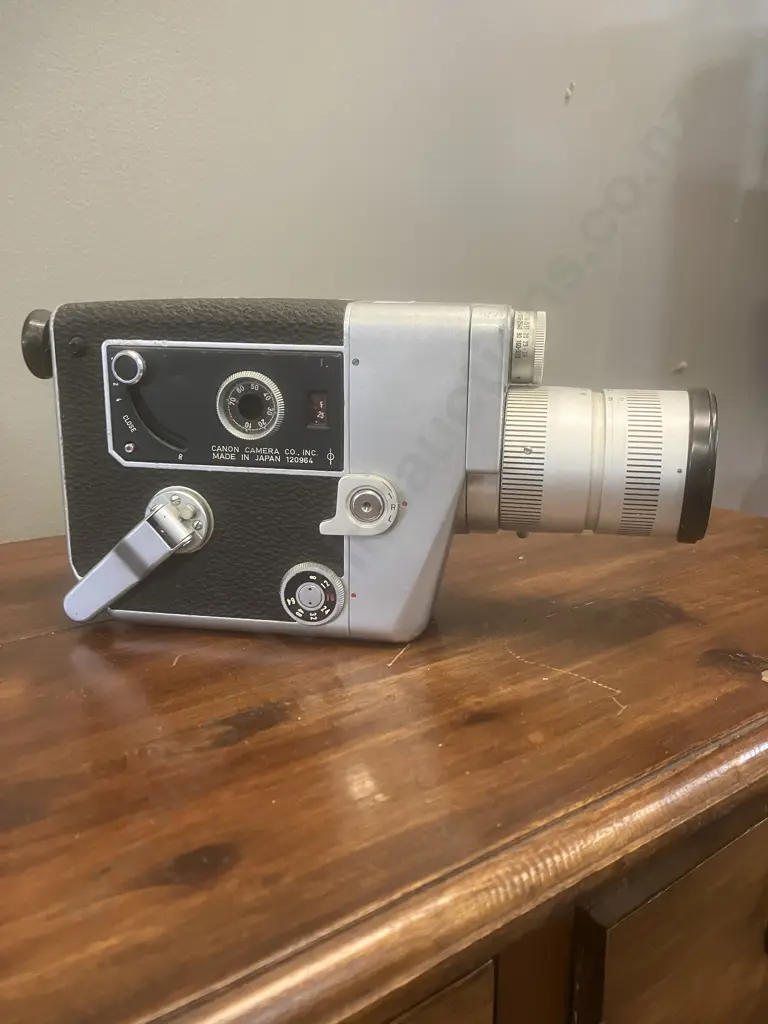 Canon Cine Zoom 512 8mm Camera With Zoom Lens 8.5-42.5mm 1:1.2 - 1960s Japan Image 1++