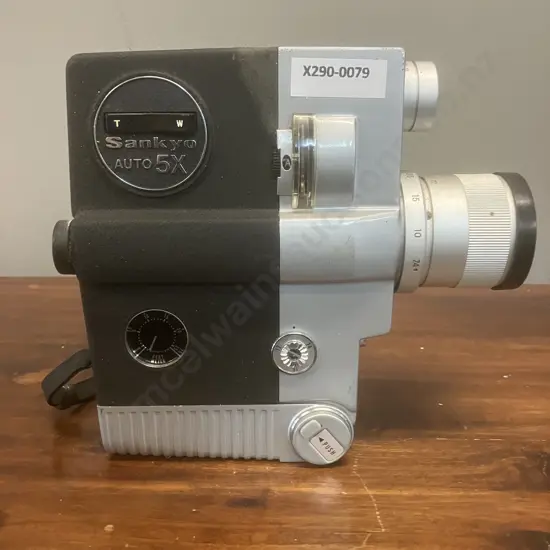 Sankyo Auto 5X 8mm Cine Movie Camera with f=7.4 / 37mm Zoom Lens - 1965 to 1966 Japan