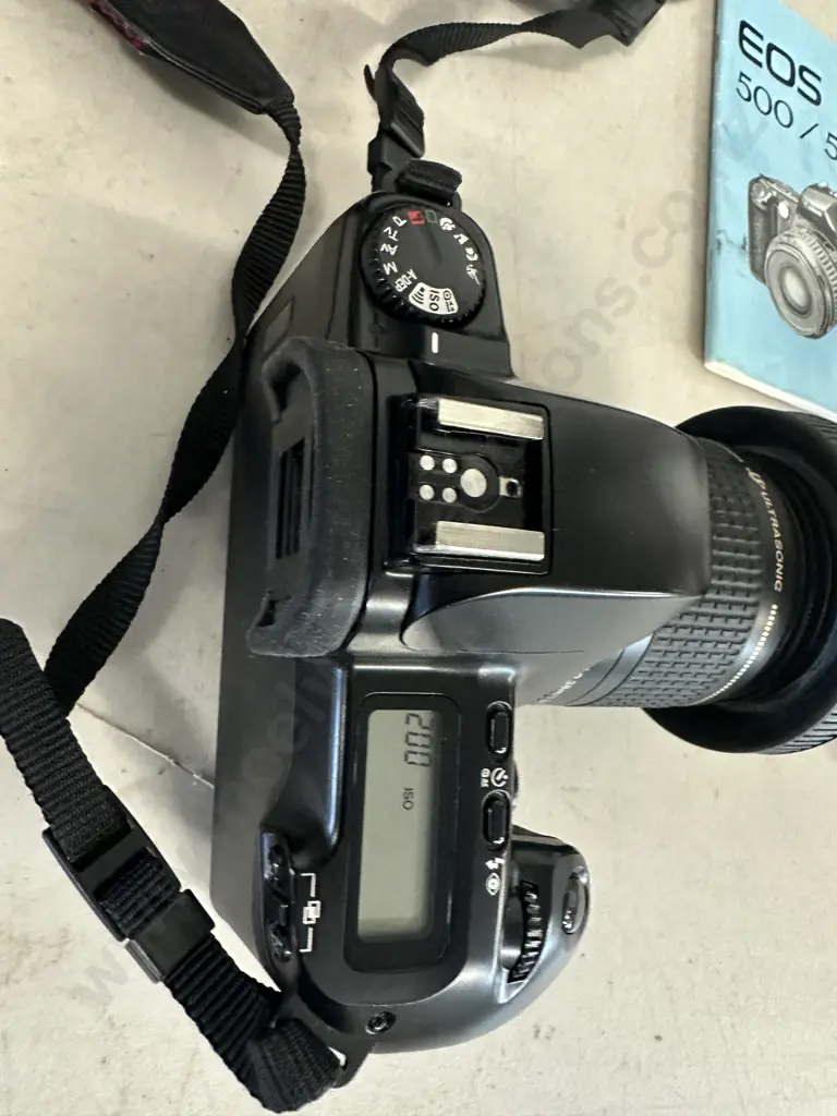 Canon EOS 500 Camera With Canon Camera Bag & Slik U8000 Tripod Image 1++