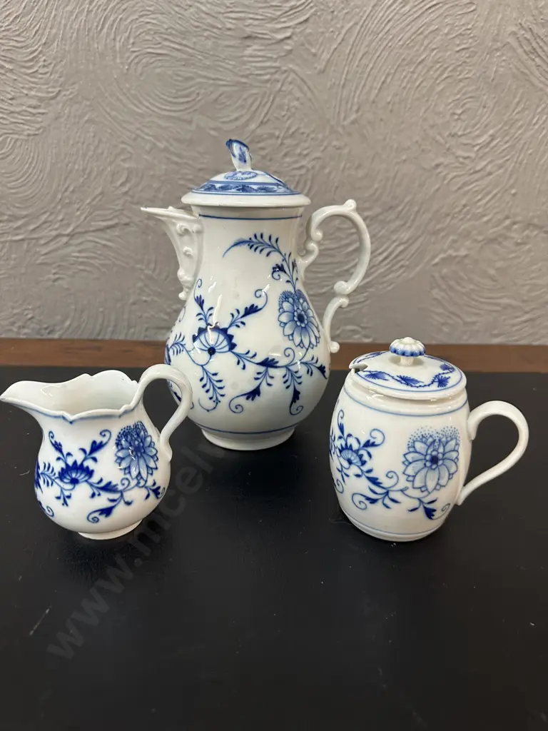 Vintage Meissen Blue Onion Coffee Pot With Foliate Motif, Creamer & Sugar Bowl Image 1++