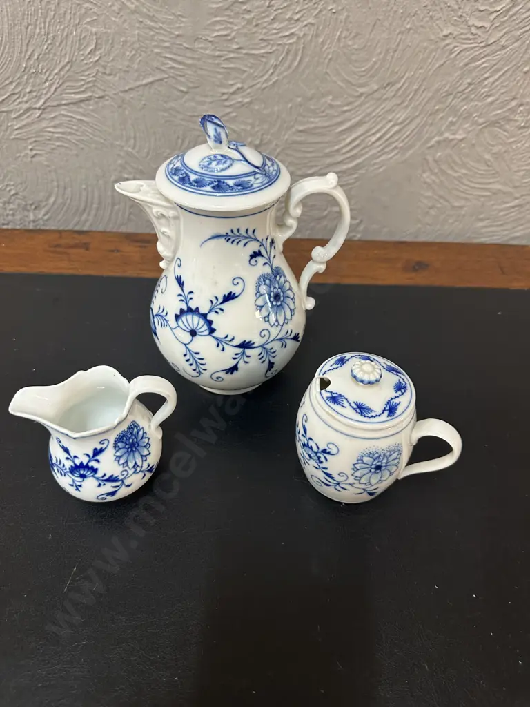 Vintage Meissen Blue Onion Coffee Pot With Foliate Motif, Creamer & Sugar Bowl Image 1++