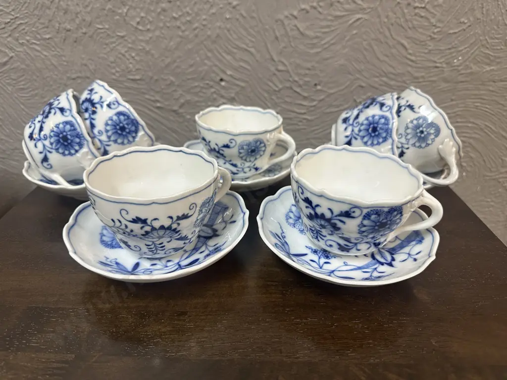 Vintage Meissen Blue Onion Cups & Saucers x5 With 2 Spare Cups Image 1++