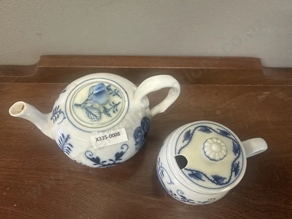 Vintage Meissen Blue Onion Teapot  & Sugar Bowl Image 1++