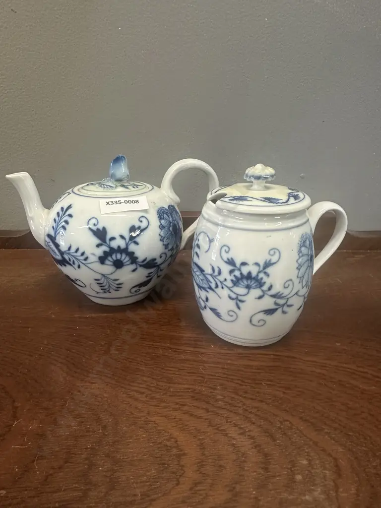 Vintage Meissen Blue Onion Teapot  & Sugar Bowl Image 1++