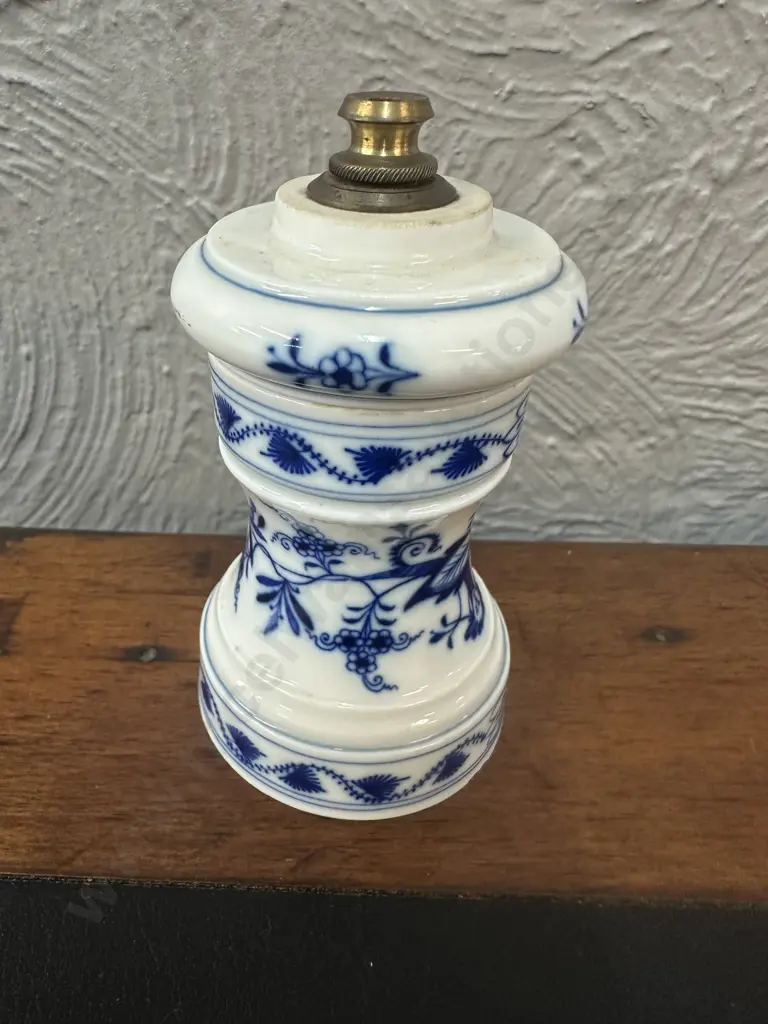 Vintage Meissen Porcelain Blue Onion Pepper Mill Image 1++