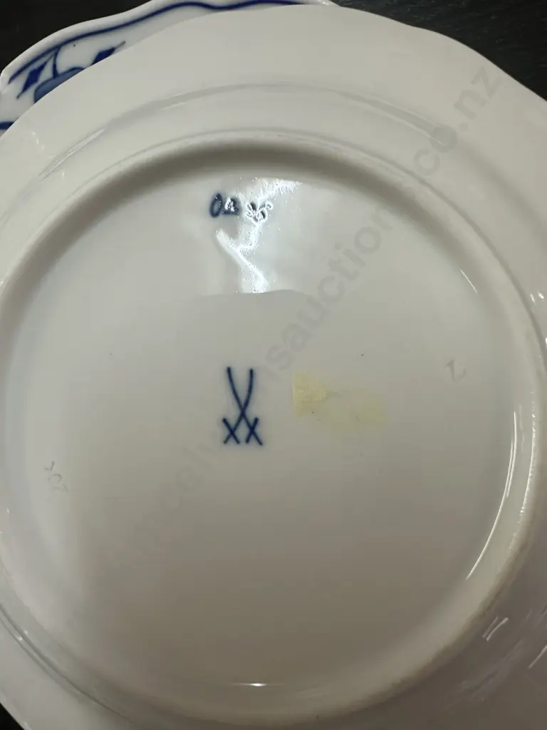 Selection Of Vintage Meissen Blue Onion Dinner Ware Items Image 1++