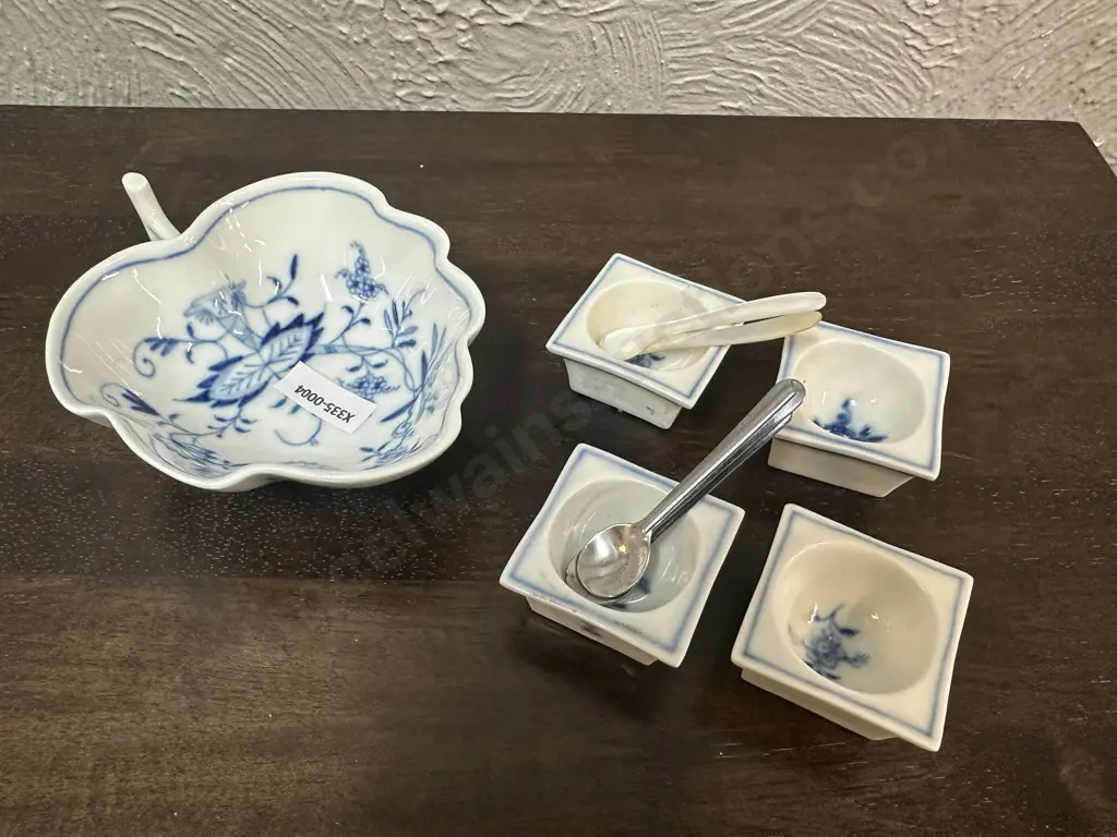 Vintage Meissen Blue Onion Leaf Shaped Nut/Candy Bowl With Condiment Dishes Image 1++