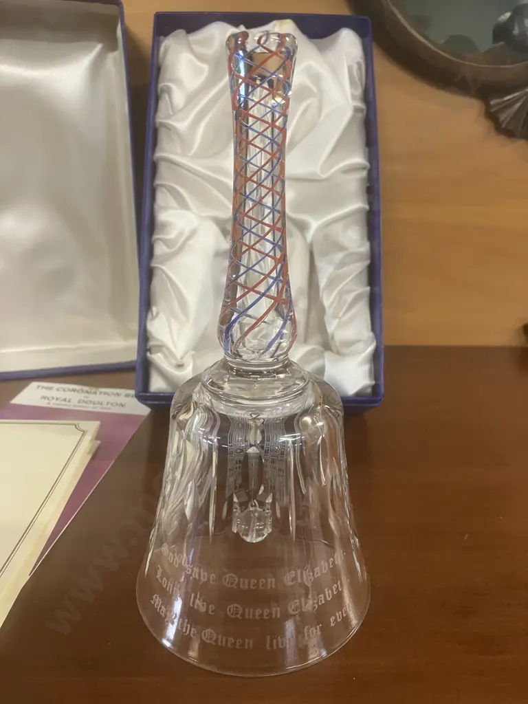 The Coronation Bell by Royal Doulton - 25th Anniversary Queen Elizabeth ll, Hand Cut Full Lead Crystal, 89/1000 Image 1++