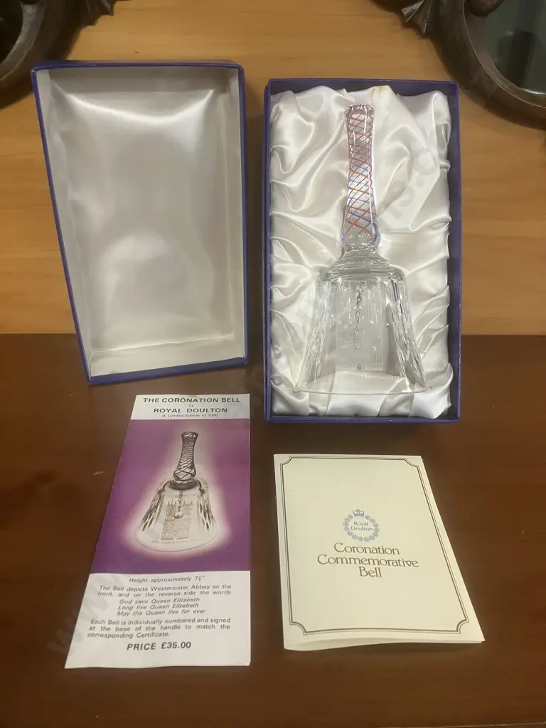 The Coronation Bell by Royal Doulton - 25th Anniversary Queen Elizabeth ll, Hand Cut Full Lead Crystal, 89/1000 Image 1++