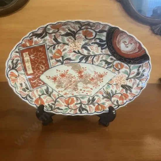 Antique Japanese Imari Porcelain Oval Bowl - Late Edo to Early Meiji Period, Scalloped Edge. H4.5 L26 W17cm