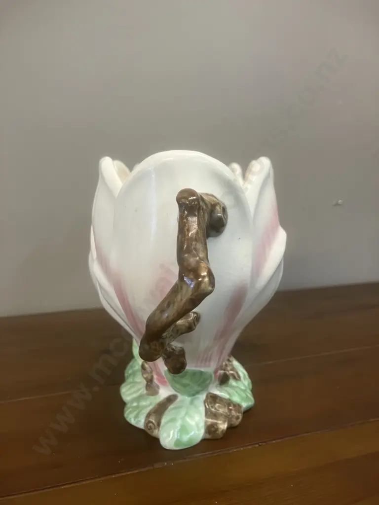 A Sylvac Magnolia Twin Handle Vase. 16 x 30cm Image 1++