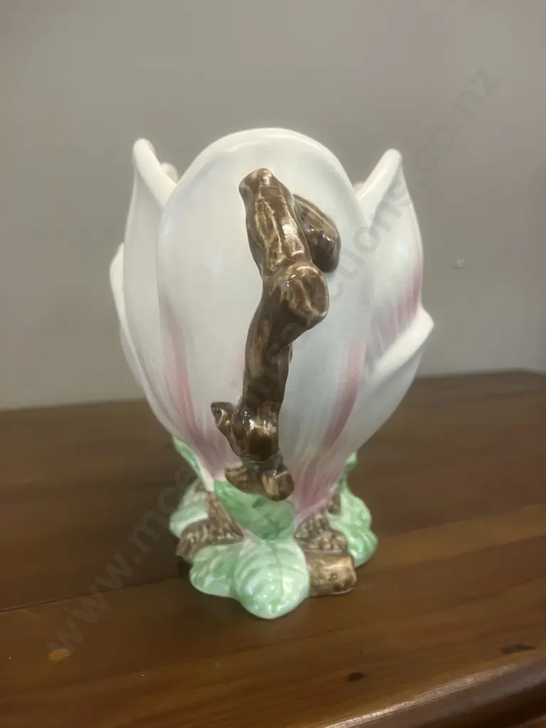 A Sylvac Magnolia Twin Handle Vase. 16 x 30cm Image 1++
