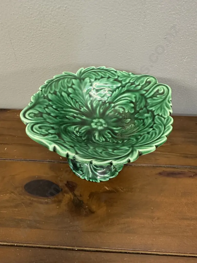 Vintage Green Majolica Pedestal Dish Moulded Spiralling Leaf Pattern H10cm. Image 1++