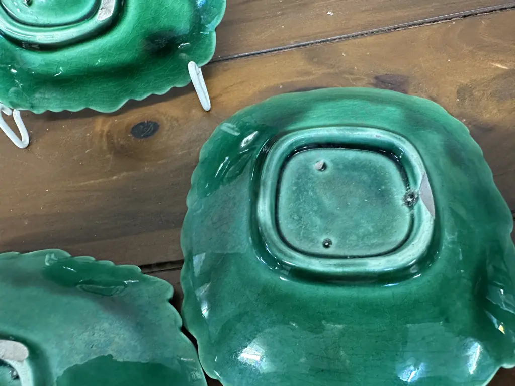 Vintage Green Majolica Moulded Spiralling Leaf Pattern Dishes x4 Image 1++