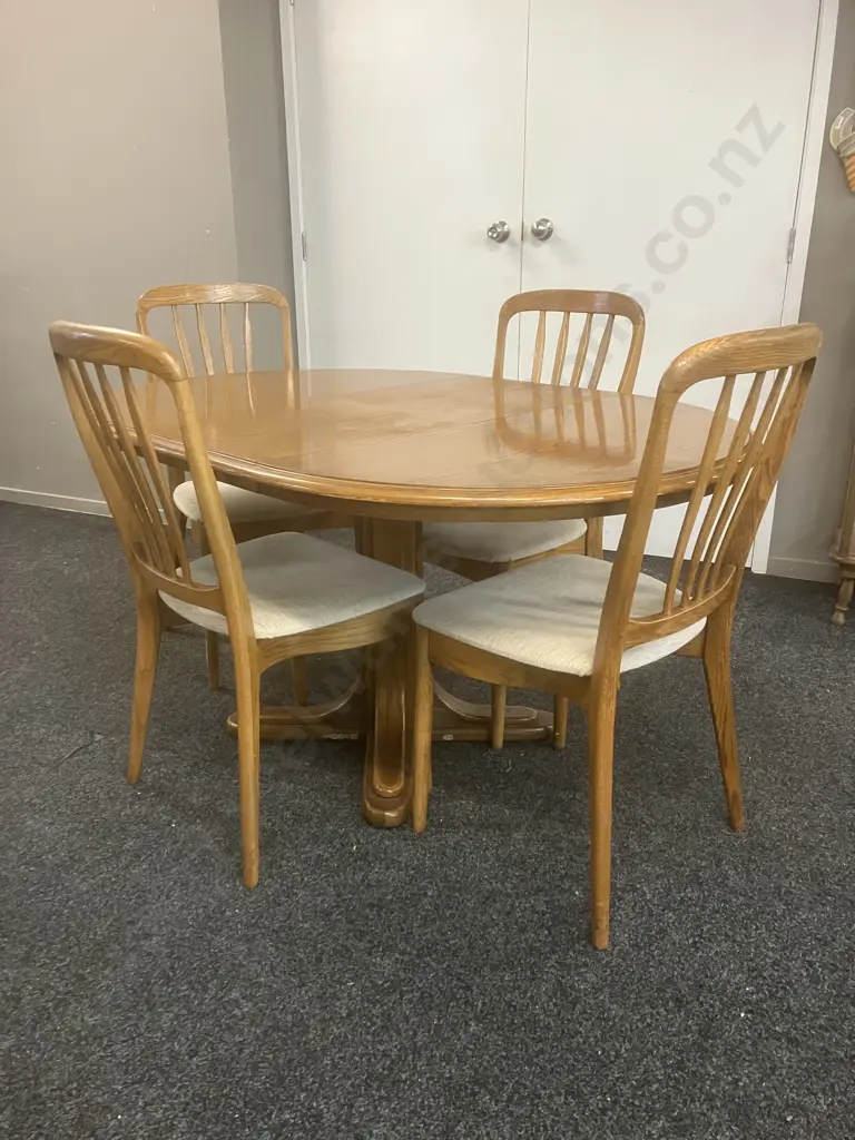 MCM Scandinavian Style Round Oak Extendable Dining Table & 4 Oak Slat Back Chairs Image 1++