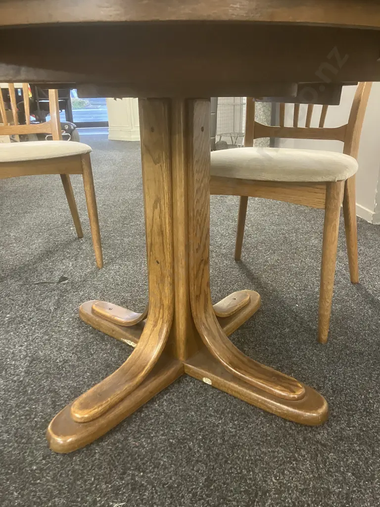 MCM Scandinavian Style Round Oak Extendable Dining Table & 4 Oak Slat Back Chairs Image 1++