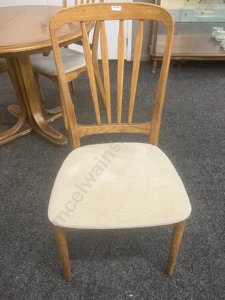 MCM Scandinavian Style Round Oak Extendable Dining Table & 4 Oak Slat Back Chairs Image 1++
