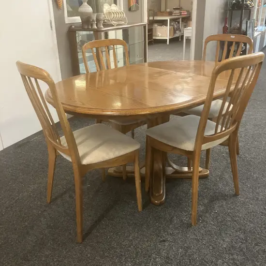 MCM Scandinavian Style Round Oak Extendable Dining Table & 4 Oak Slat Back Chairs