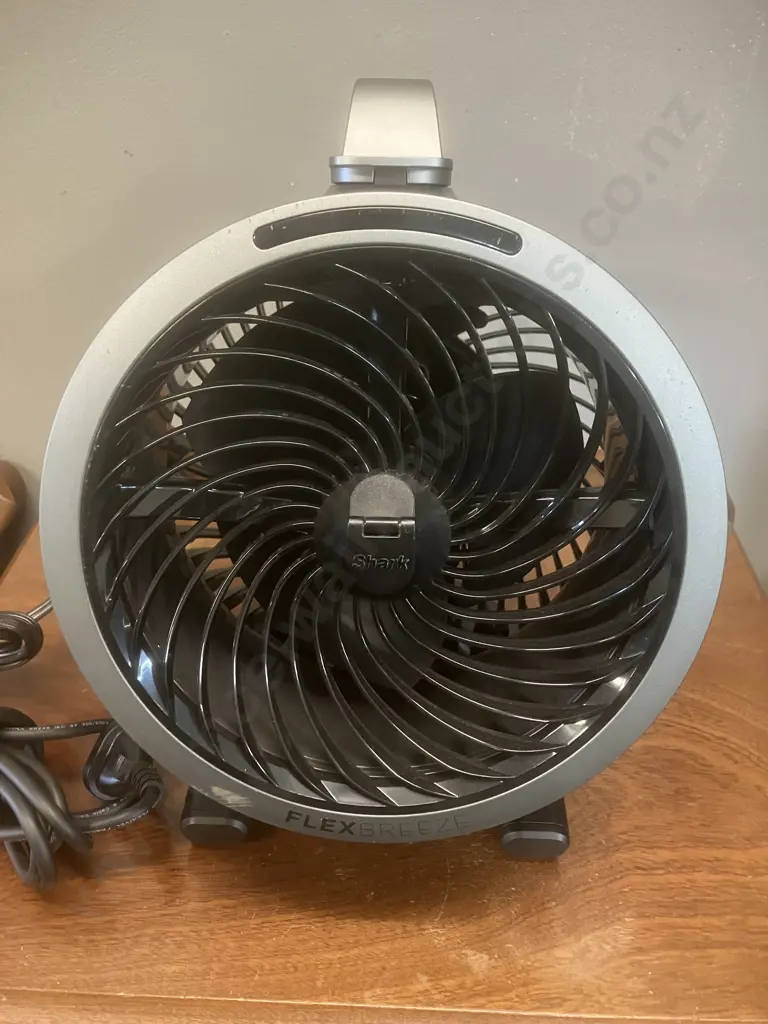 Shark FlexBreeze HydroGo Misting Portable Fan - Black (FA052QANZ) Image 1++