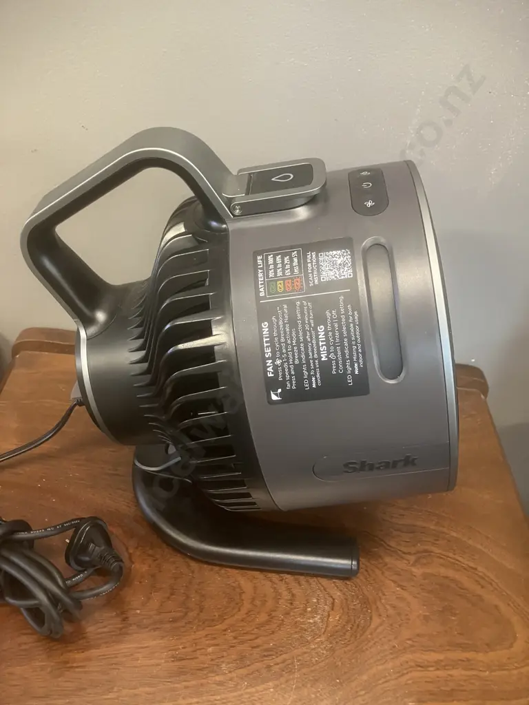 Shark FlexBreeze HydroGo Misting Portable Fan - Black (FA052QANZ) Image 1++