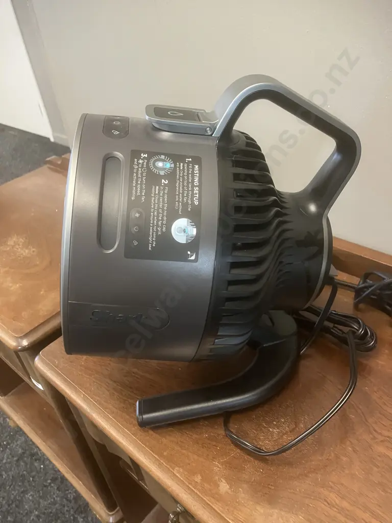 Shark FlexBreeze HydroGo Misting Portable Fan - Black (FA052QANZ) Image 1++