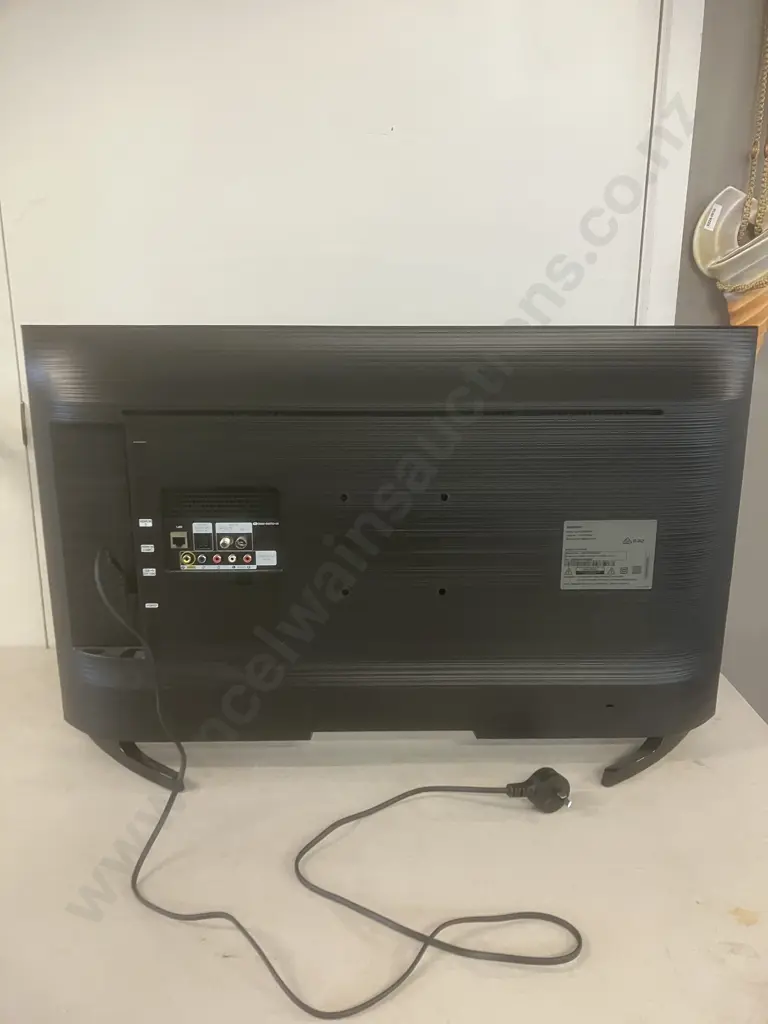 Samsung 32" FHD T5300 With Remote Control - UA32T5300AS Image 1++