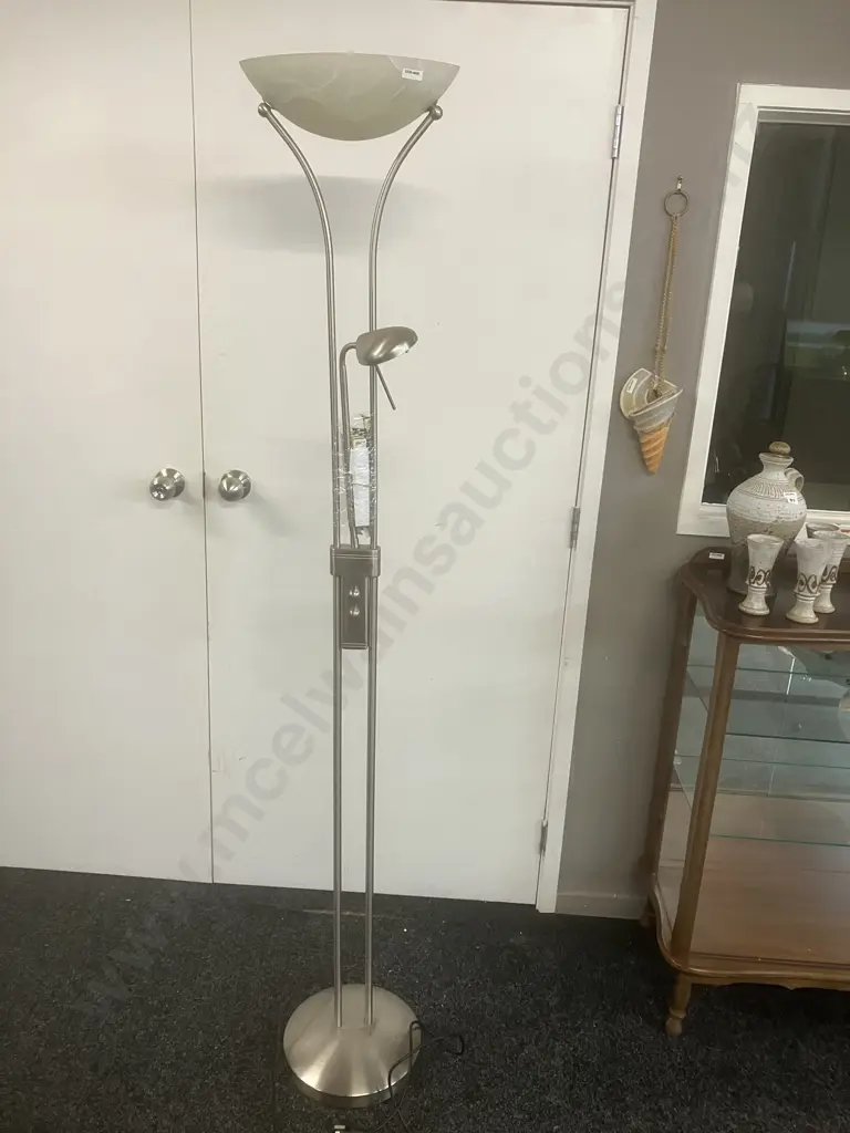 Mother & Child Metal Halogen Floor Lamp Image 1++