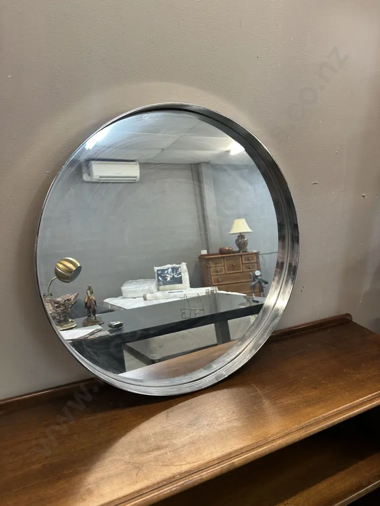 Large Circular Stainless Steel Serving Tray With Raised Rim Dia50cm. Image 1++