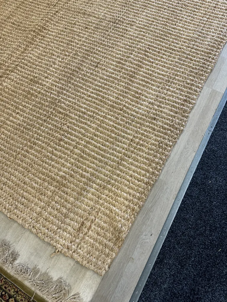 Large Jute Floor Mat 334x237cm. Image 1++