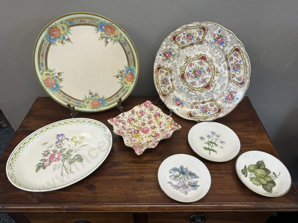 China Items Including Royal Doulton, Worcester, Minton & James Kent Image 1++
