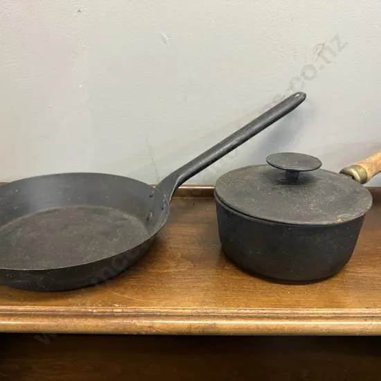 Cast Iron Salter Pot With Wooden Handle & Pan