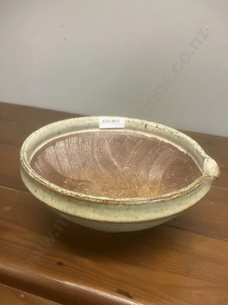 Vintage Japanese Suribachi Mortar Grinding Bowl. 7.5 x 17cm Image 1++