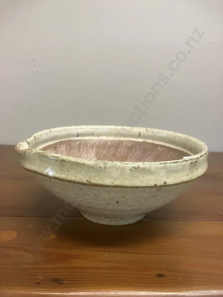 Vintage Japanese Suribachi Mortar Grinding Bowl. 7.5 x 17cm Image 1++