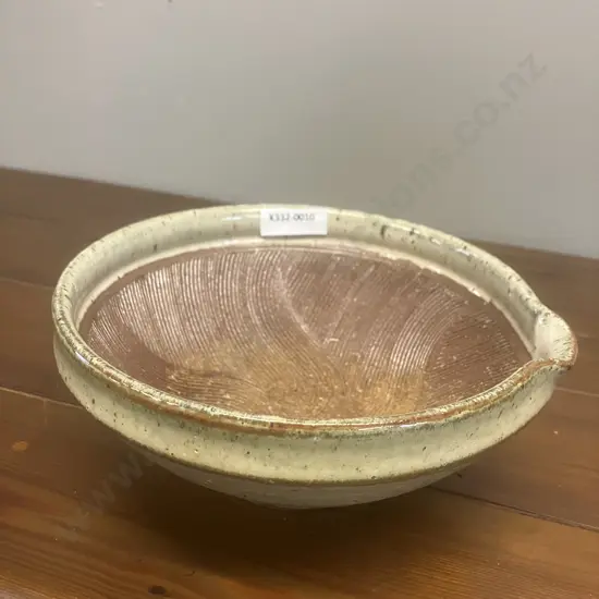 Vintage Japanese Suribachi Mortar Grinding Bowl. 7.5 x 17cm