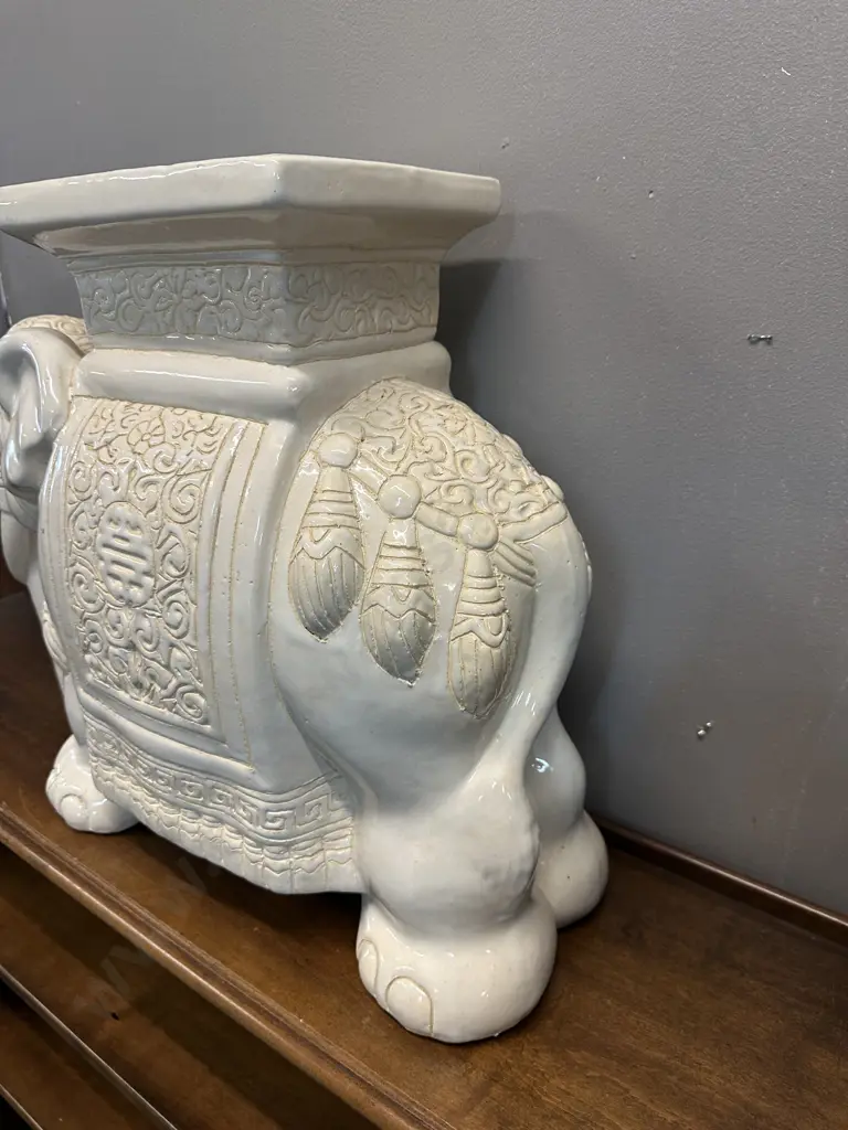 Vintage Style Glazed Cream Ceramic Elephant Plant Stand H45cm. (af) Image 1++
