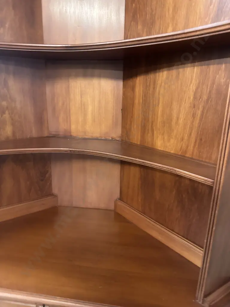 Kauri Corner Cupboard. 2150 x 100cm Image 1++