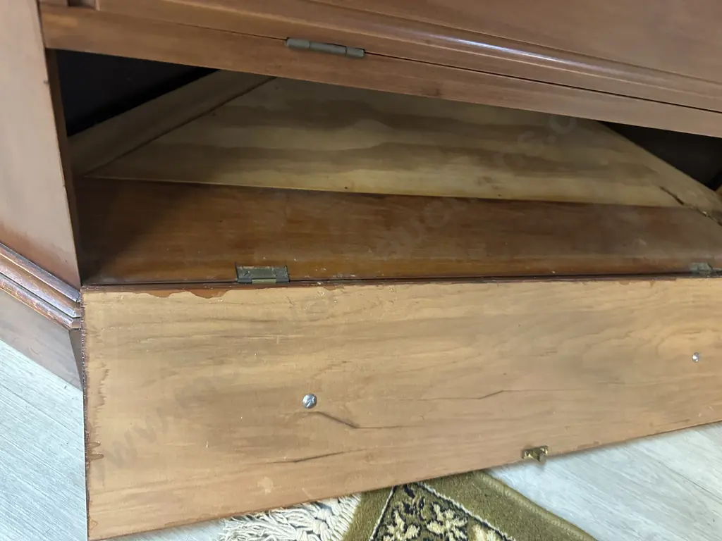 Kauri Corner Cupboard. 2150 x 100cm Image 1++