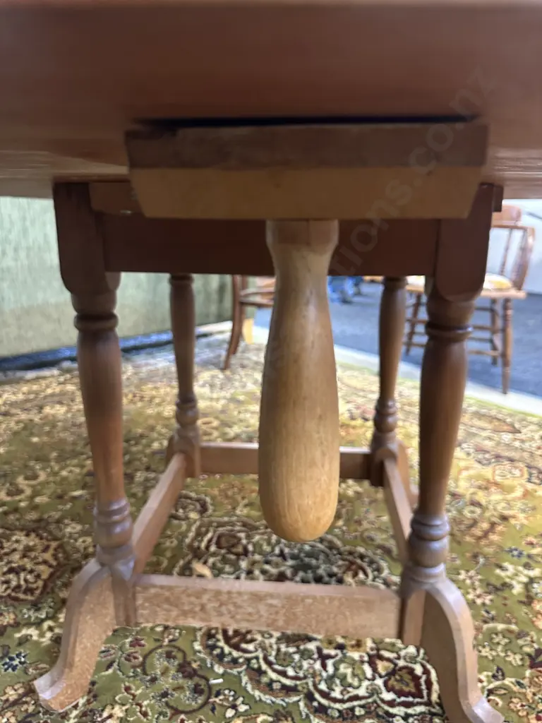 Dropleaf Oval Dining Table With Inlaid Marquetry Detail To Edge. H74 W154 D137cm Image 1++