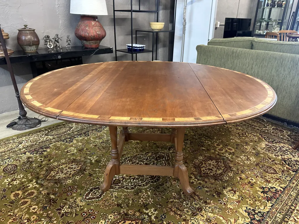 Dropleaf Oval Dining Table With Inlaid Marquetry Detail To Edge. H74 W154 D137cm Image 1++