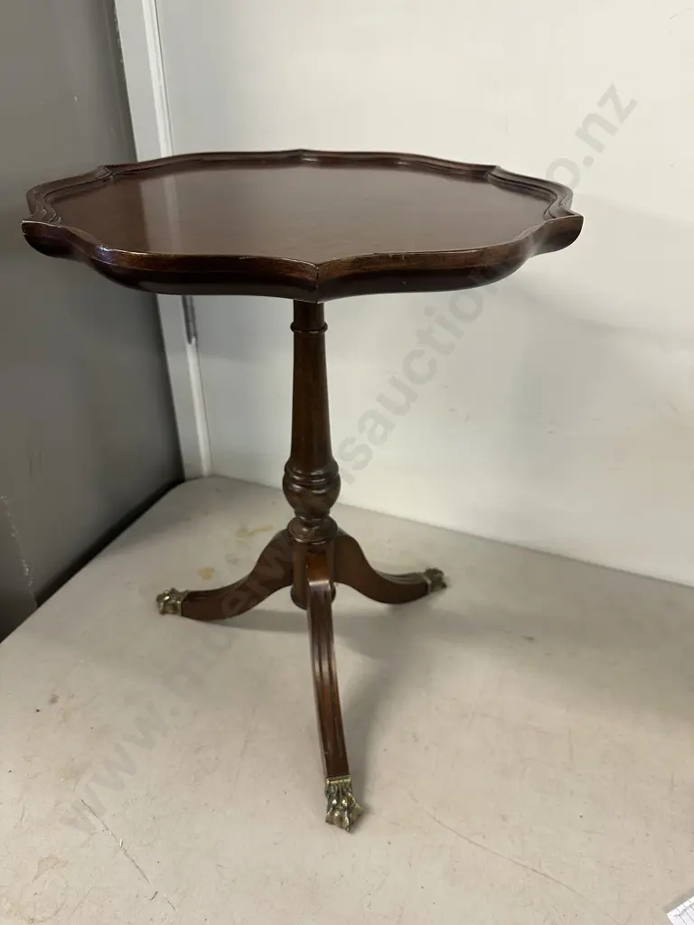 Mahogany Wine Table Scalloped EdgeBrass Claw Feet H51 Dià19cm. Image 1++