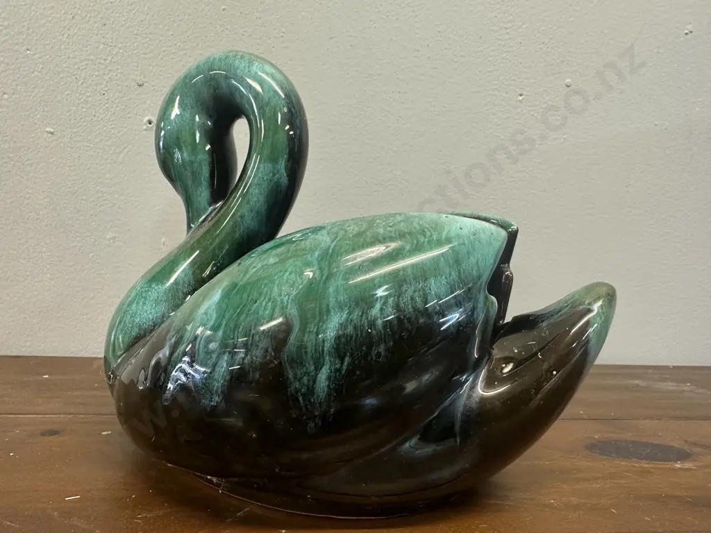 Vintage Blue Mountain Pottery Swan Figurine Green & Black Glaze H16cm. Image 1++