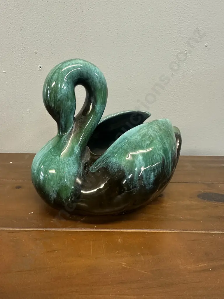 Vintage Blue Mountain Pottery Swan Figurine Green & Black Glaze H16cm. Image 1++